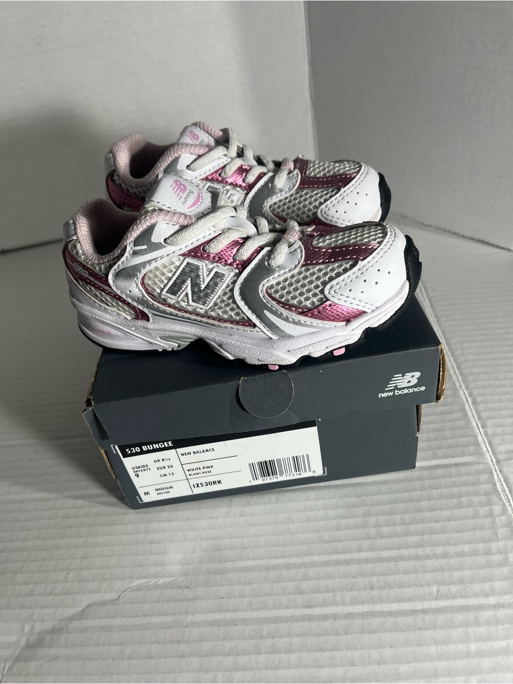 New balance size 9 children, good condition